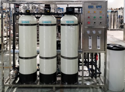 Sistema de purificación de agua por ósmosis inversa 1000LPH para la industria ambiental con membrana y bomba.