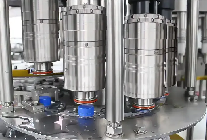 Cadena de producción automática completa de agua mineral 9000BPH máquina embotelladora de enjuague