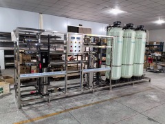 Sistema de ósmosis inversa estándar de 2000 LPH para líneas de llenado de botellas