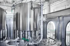 Cadena de producción automática completa de agua mineral 9000BPH máquina embotelladora de enjuague