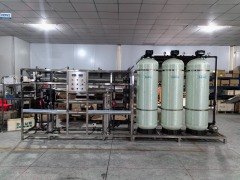 Sistema de ósmosis inversa estándar de 2000 LPH para líneas de llenado de botellas