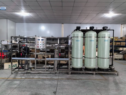 Sistema de ósmosis inversa estándar de 2000 LPH para líneas de llenado de botellas